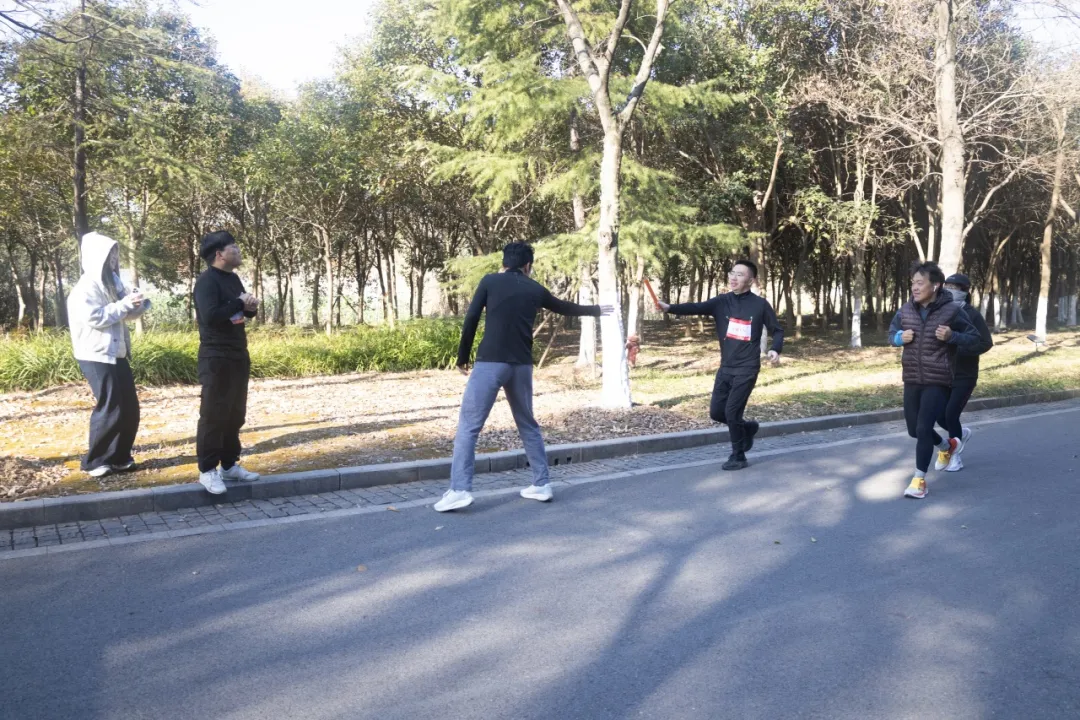 ����2024 ����2025 | 9599�������������ɷ�2025���ս�����˳���ٿ�