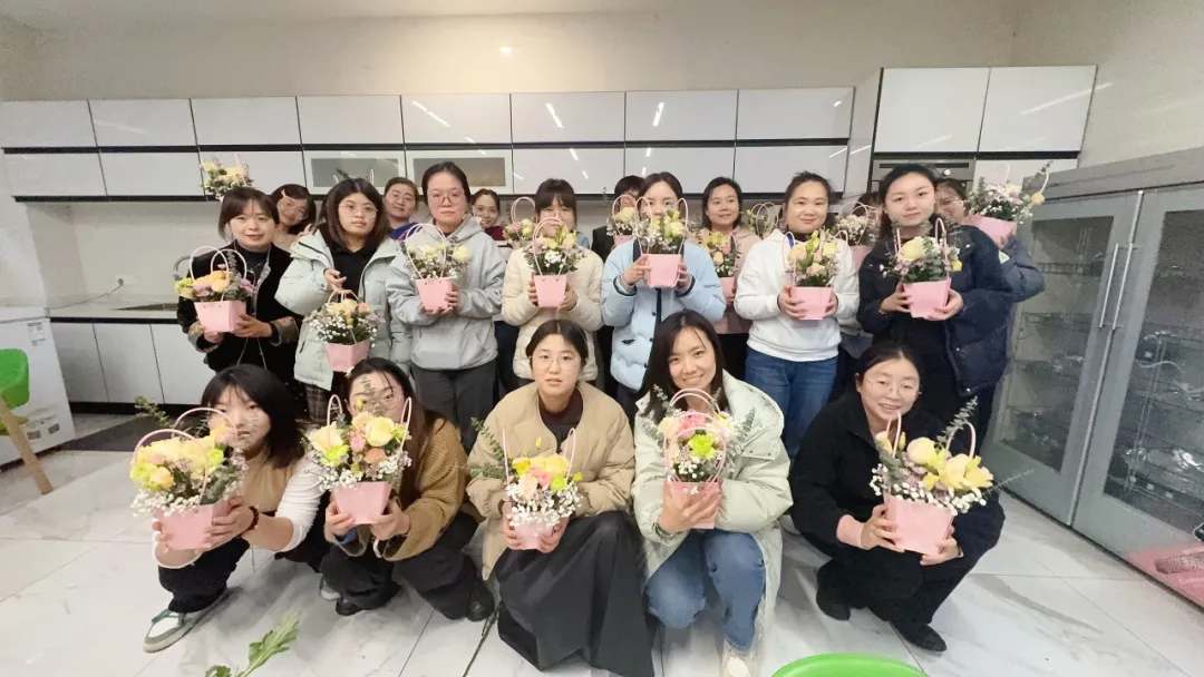 ������� ��ѧ���� | 9599�������������ɷ�2025���һ���ȶ�̬����